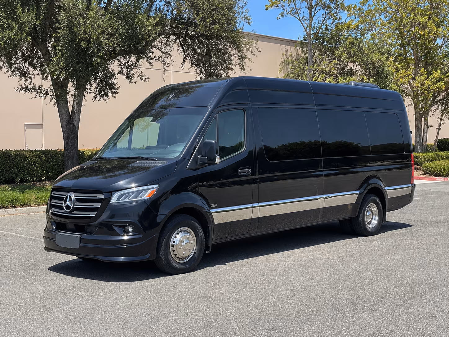 book a bus for your next airport transfer 3