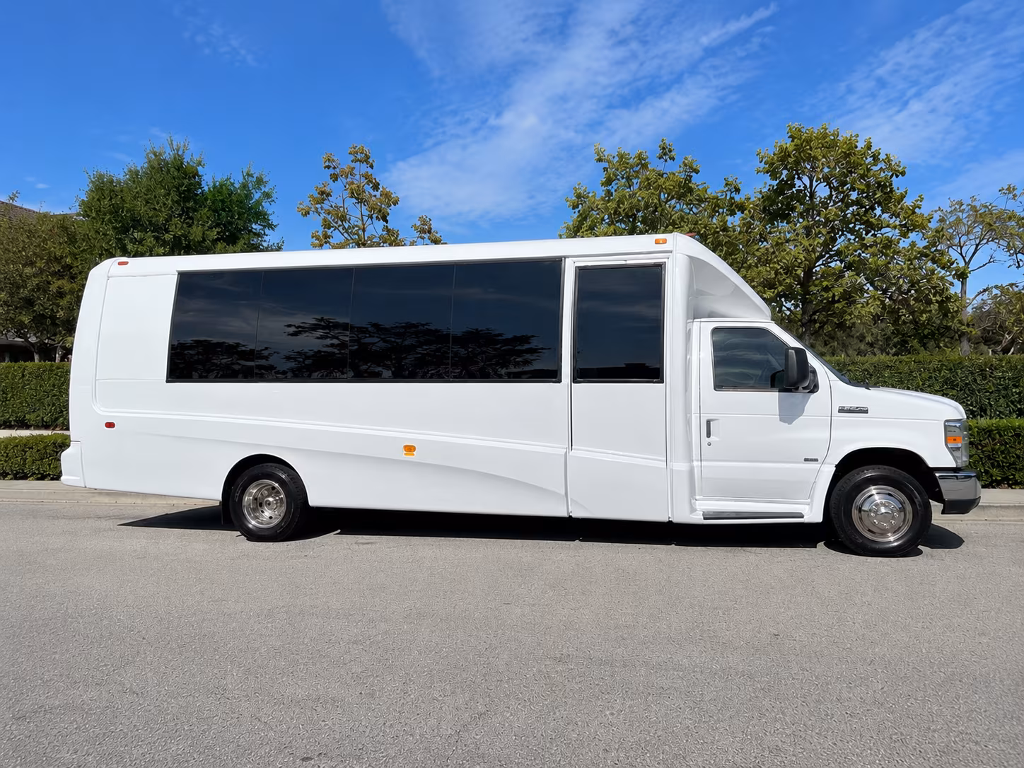 book a bus for your next prom 1